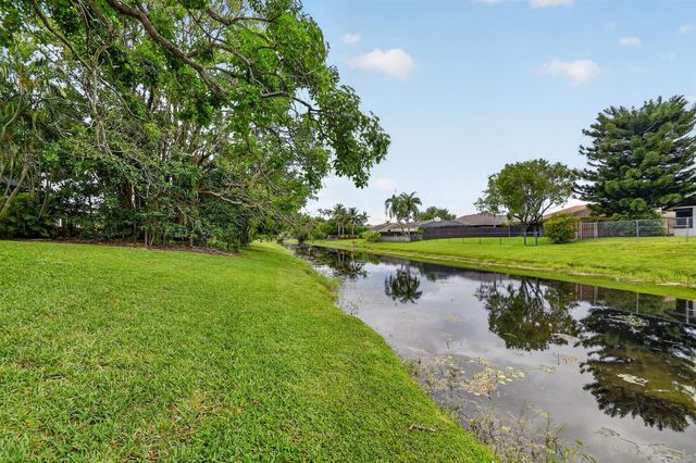 13606 Columbine Avenue, Wellington, FL 33414