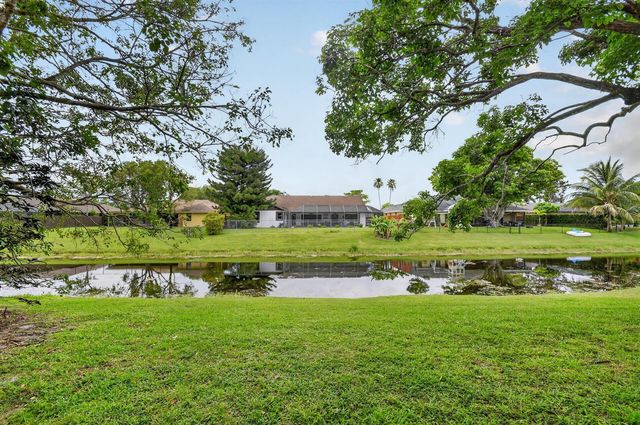 13606 Columbine Avenue, Wellington, FL 33414