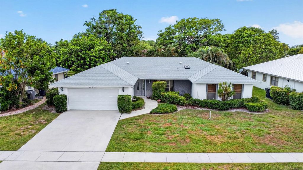 13606 Columbine Avenue, Wellington, FL 33414