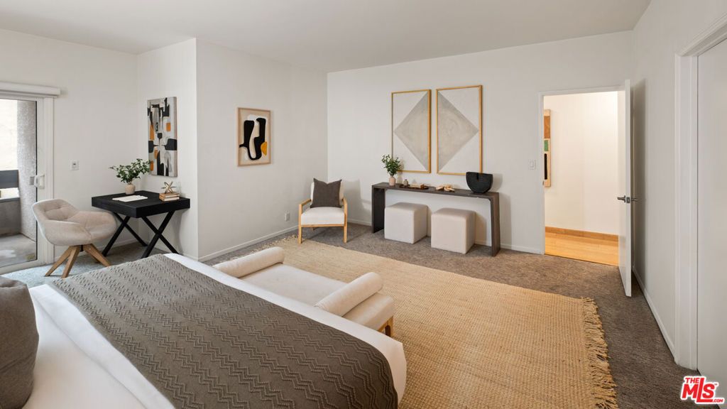 Image 17 of property listing at 10627 Ashton Avenue 103, Los Angeles, CA 90024