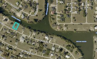 2035 NE 20th LN, Cape Coral, FL 33909