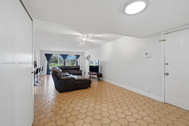 7460 Woodmont Terrace 101, Tamarac, FL 33321