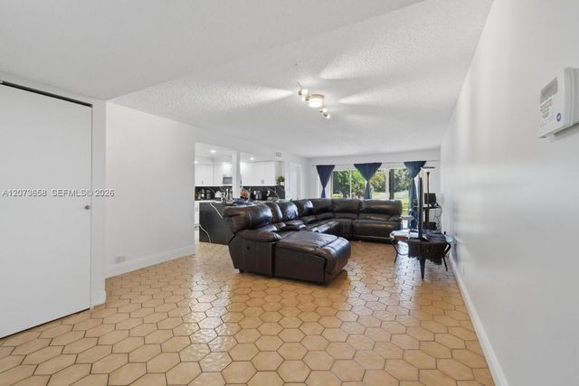 7460 Woodmont Terrace 101, Tamarac, FL 33321