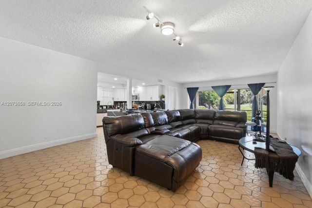 7460 Woodmont Terrace 101, Tamarac, FL 33321