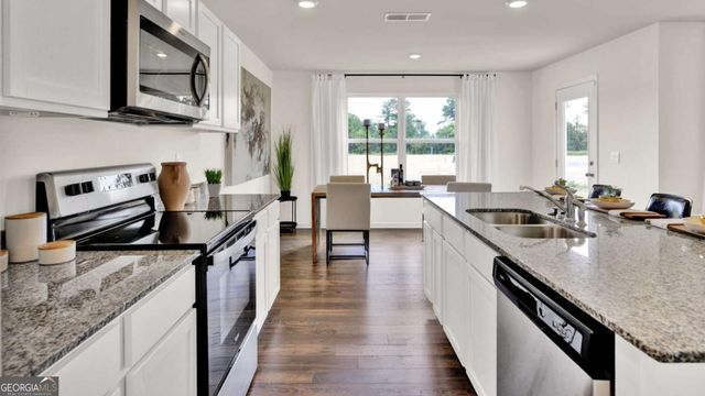 5475 Cypress Circle, College Park, GA 30349