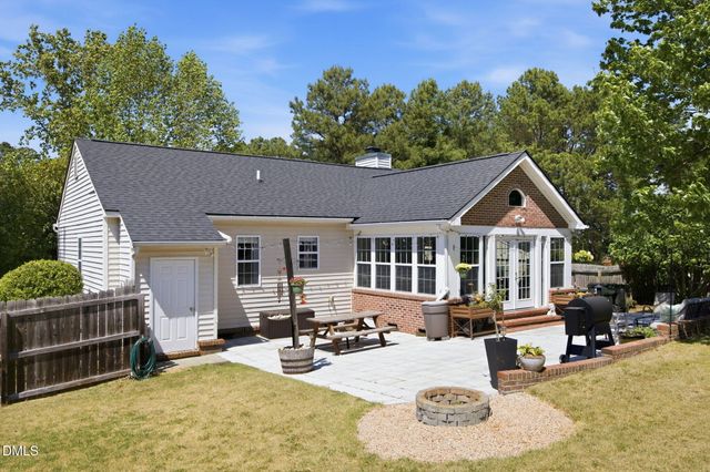 902 Hollins Court, Knightdale, NC 27545