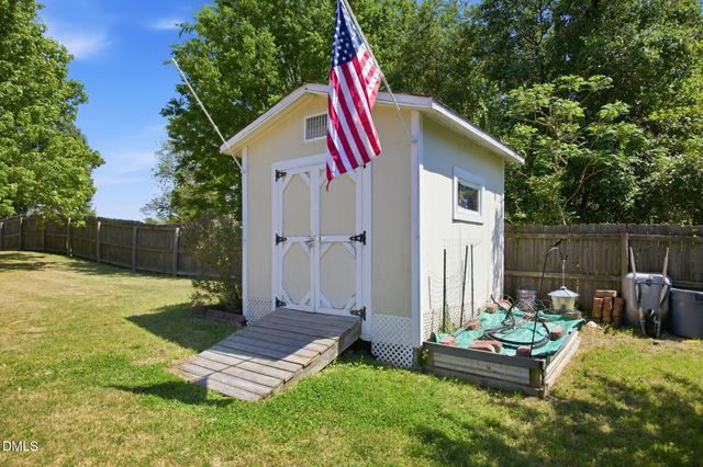 902 Hollins Court, Knightdale, NC 27545