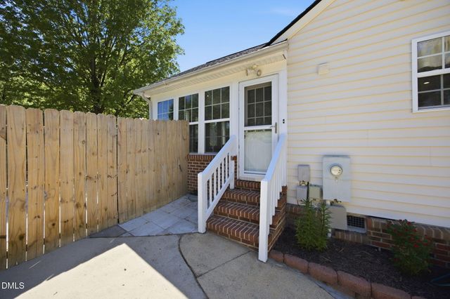 902 Hollins Court, Knightdale, NC 27545