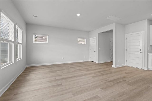 674 Cozy Bluff Road, Spartanburg, SC 29301