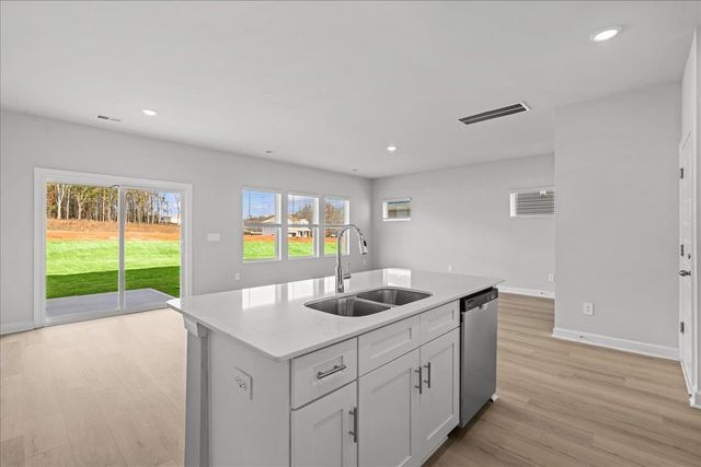 674 Cozy Bluff Road, Spartanburg, SC 29301