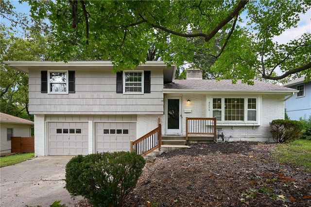 8206 Elm Avenue, Raytown, MO 64138