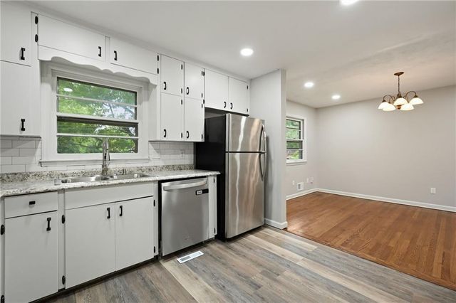 8206 Elm Avenue, Raytown, MO 64138