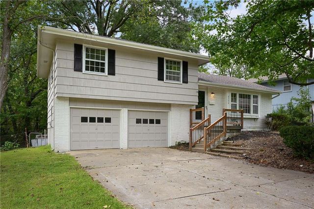 8206 Elm Avenue, Raytown, MO 64138