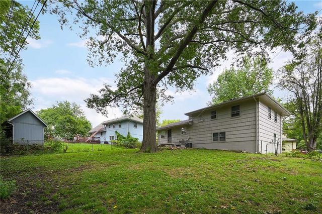 8206 Elm Avenue, Raytown, MO 64138