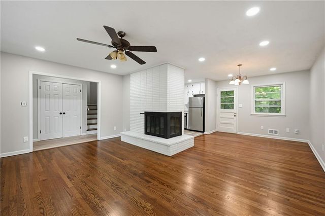 8206 Elm Avenue, Raytown, MO 64138