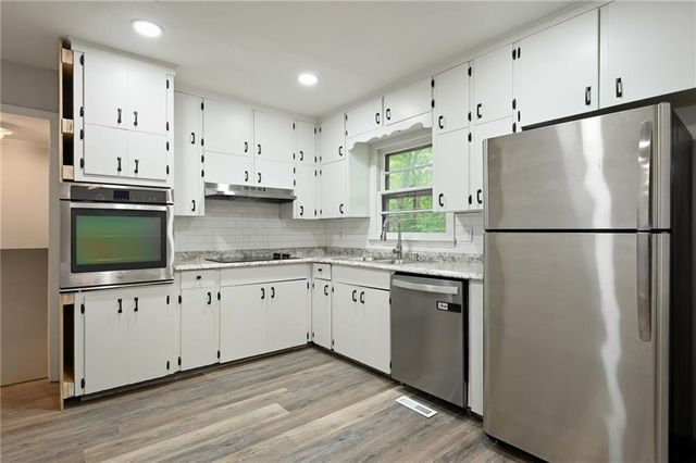 8206 Elm Avenue, Raytown, MO 64138