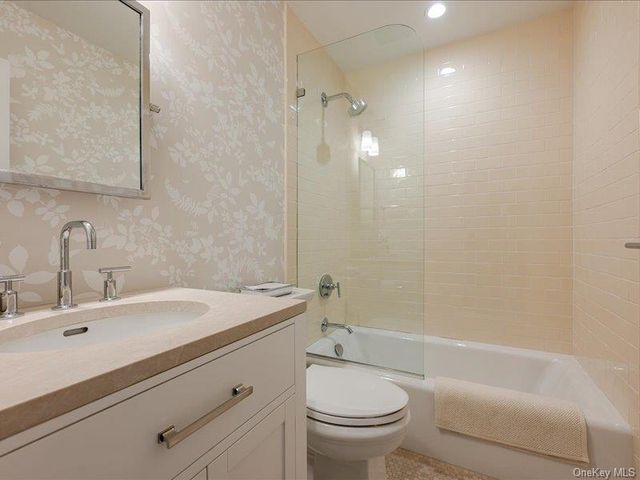 29 Snowdance Lane, Nesconset, NY 11767