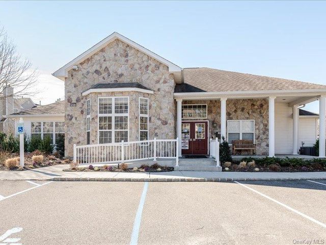 29 Snowdance Lane, Nesconset, NY 11767