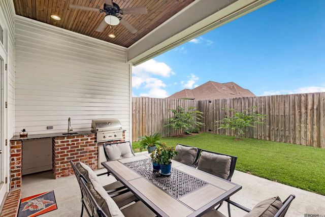 38182 Emery Ln, Prairieville, LA 70769