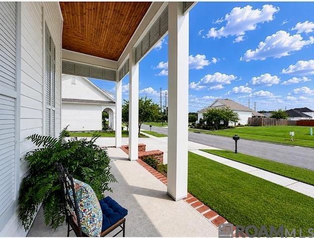 38182 Emery Ln, Prairieville, LA 70769