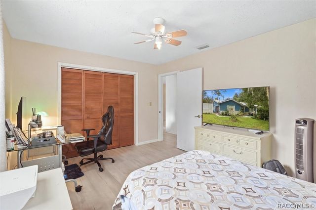 937 N McGowan Avenue, Crystal River, FL 34429
