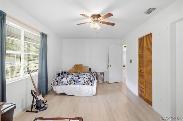 937 N McGowan Avenue, Crystal River, FL 34429