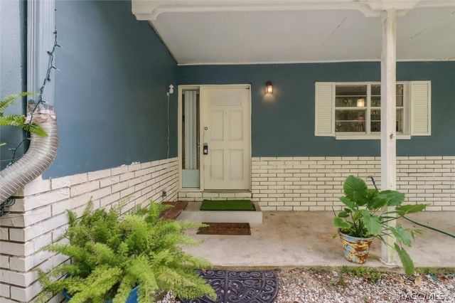937 N McGowan Avenue, Crystal River, FL 34429