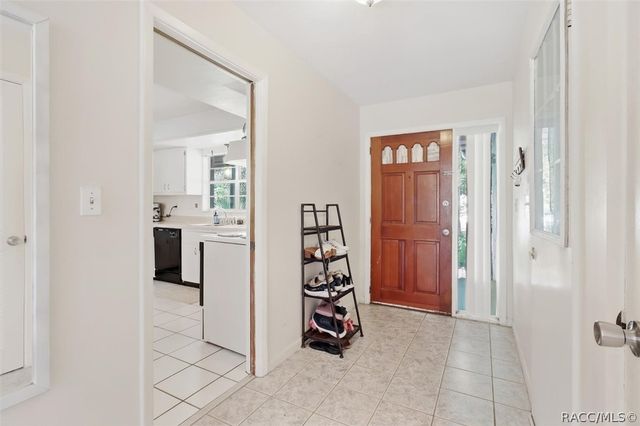 937 N McGowan Avenue, Crystal River, FL 34429