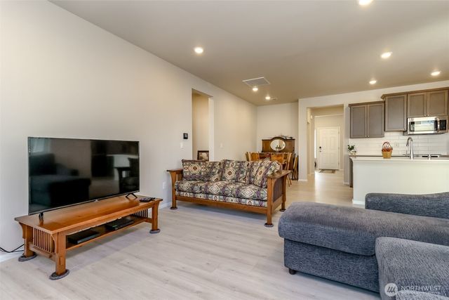 19910 138th Avenue E, Graham, WA 98338