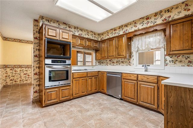 13 Evans Lane, Bella Vista, AR 72715