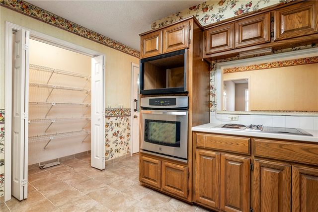 13 Evans Lane, Bella Vista, AR 72715