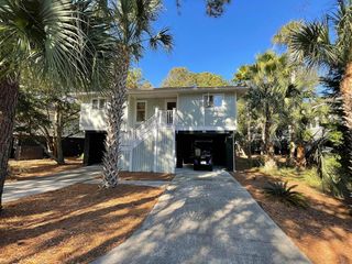 47 Twin Oaks Lane, Isle Of Palms, SC 29451