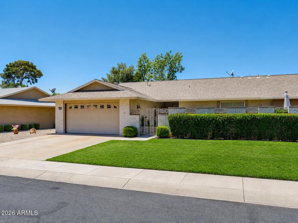 19226 N SOMBRERO Circle, Sun City, AZ 85373 — photo 2