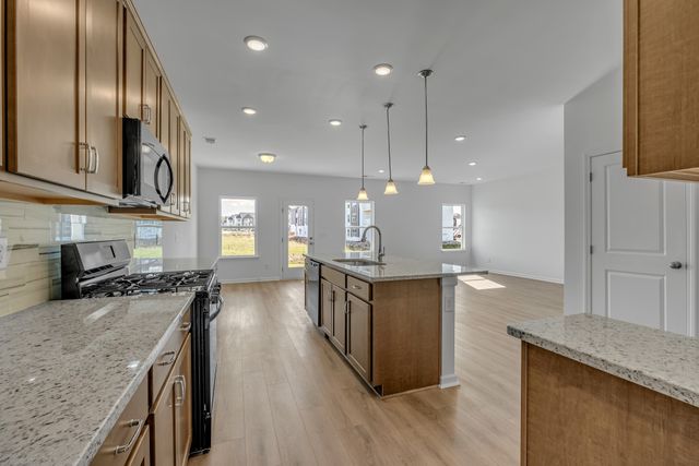 414 Stratford Station Dr, Lebanon, TN 37087