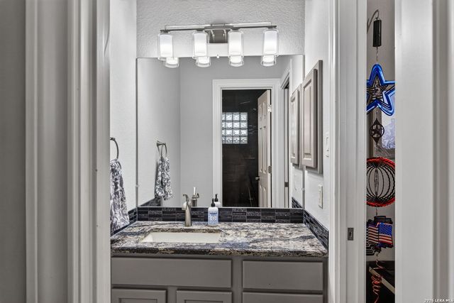 11 Westerleigh, San Antonio, TX 78218
