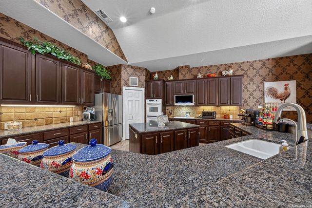 11 Westerleigh, San Antonio, TX 78218