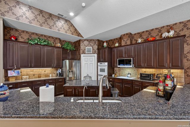 11 Westerleigh, San Antonio, TX 78218