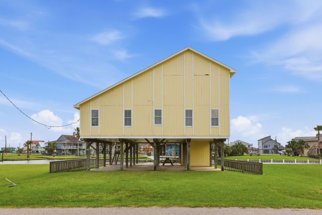 166 Sand Shoals Road, Freeport, TX 77541