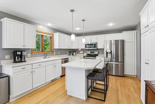 4230 Redtail Pass, Middleton, WI 53562