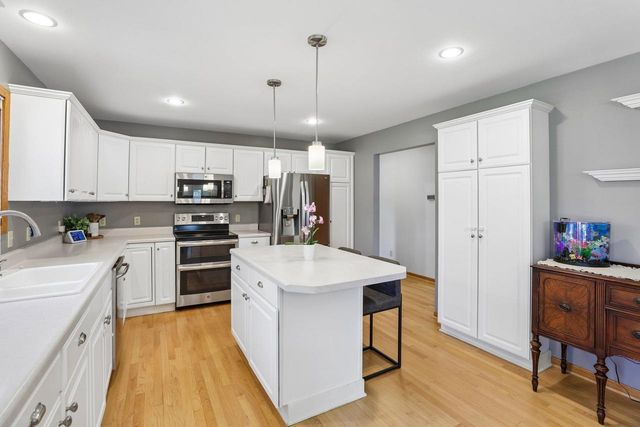 4230 Redtail Pass, Middleton, WI 53562