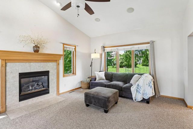4230 Redtail Pass, Middleton, WI 53562