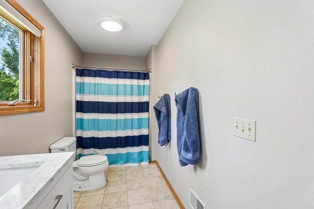 4230 Redtail Pass, Middleton, WI 53562