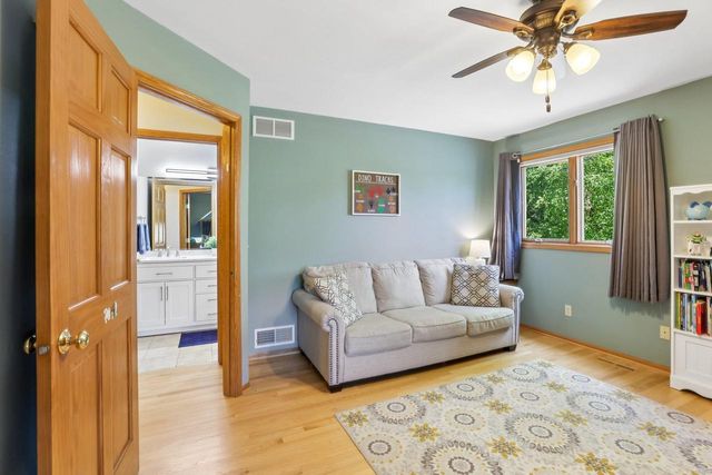 4230 Redtail Pass, Middleton, WI 53562