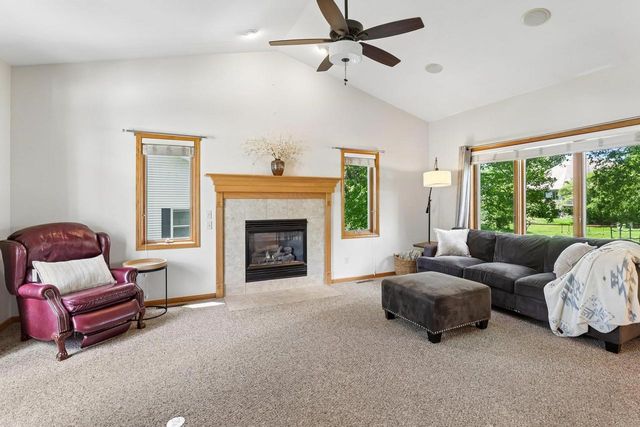 4230 Redtail Pass, Middleton, WI 53562