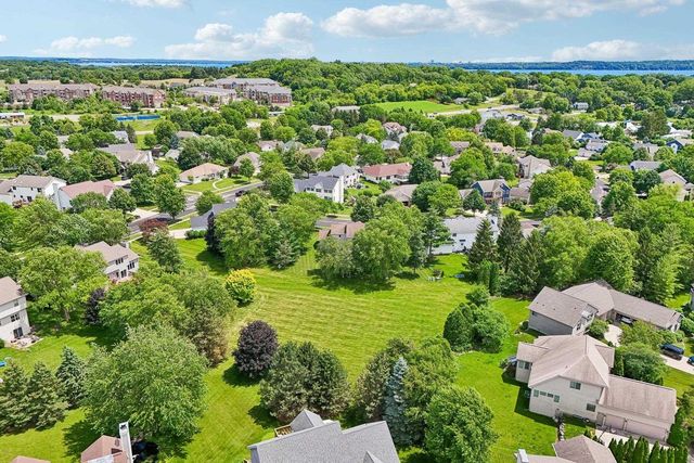 4230 Redtail Pass, Middleton, WI 53562