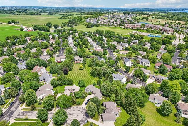 4230 Redtail Pass, Middleton, WI 53562