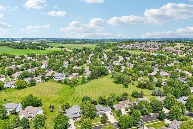 4230 Redtail Pass, Middleton, WI 53562