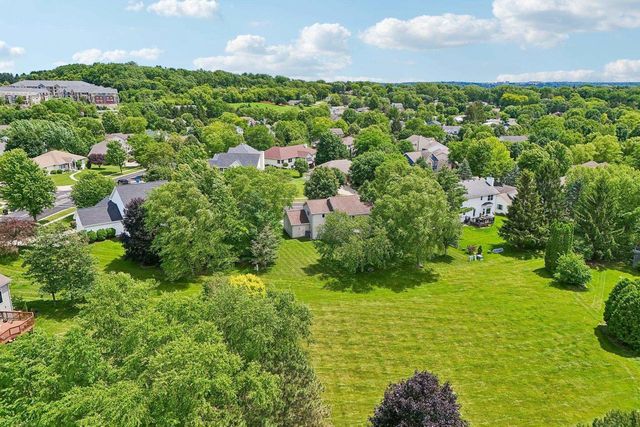 4230 Redtail Pass, Middleton, WI 53562