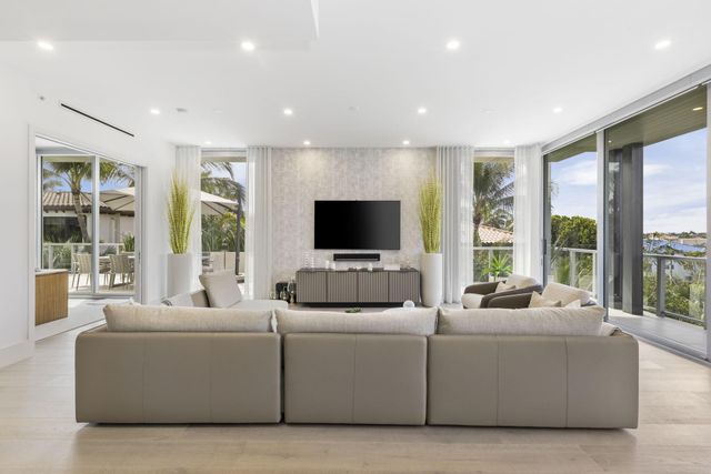 1625 S Ocean Boulevard 11, Delray Beach, FL 33483