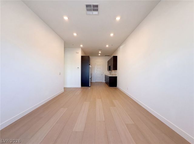 8219 Gusty Brook Street, Las Vegas, NV 89113